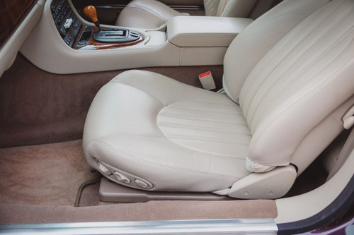 1999 Jaguar XKR Convertible X100 Te koop (foto 44 van 251)