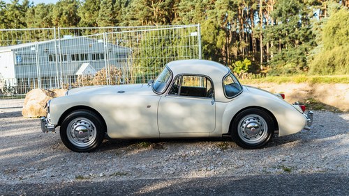 1958 MG MGA 1500 Coupe RHD For Sale (picture 7 of 152)