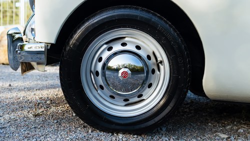1958 MG MGA 1500 Coupe RHD For Sale (picture 16 of 152)