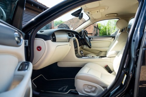 2006 Jaguar XJR Portfolio X356 Te koop (foto 88 van 234)
