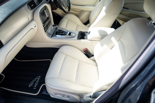 2006 Jaguar XJR Portfolio X356 Te koop (foto 100 van 234)