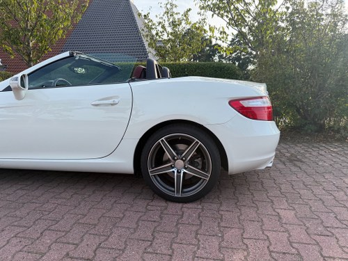 2012 Mercedes-Benz SLK 200 BlueEFFICIENCY Roadster In vendita (immagine 38 di 64)