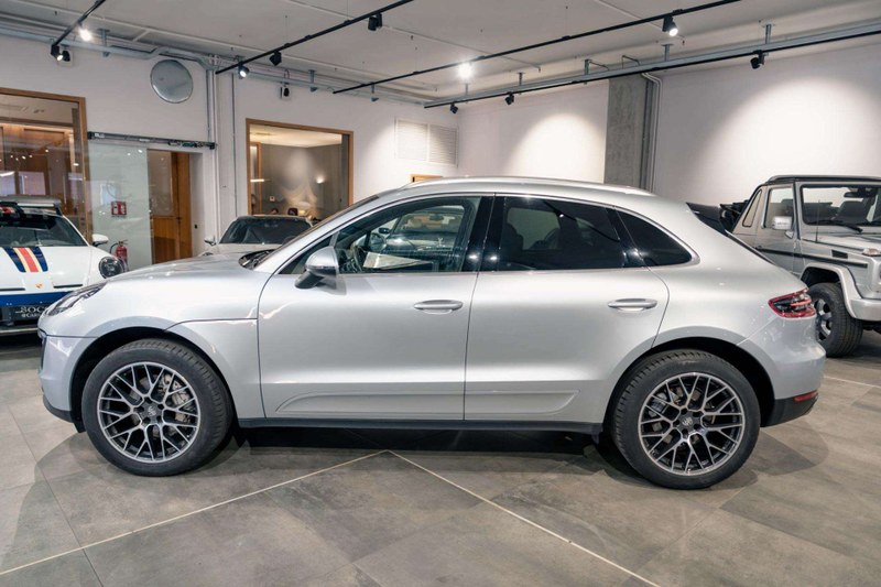 2017 Porsche Macan - 1 2017 Porsche Macan - 1