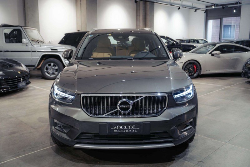 2018 Volvo XC40 - 2 2018 Volvo XC40 - 2