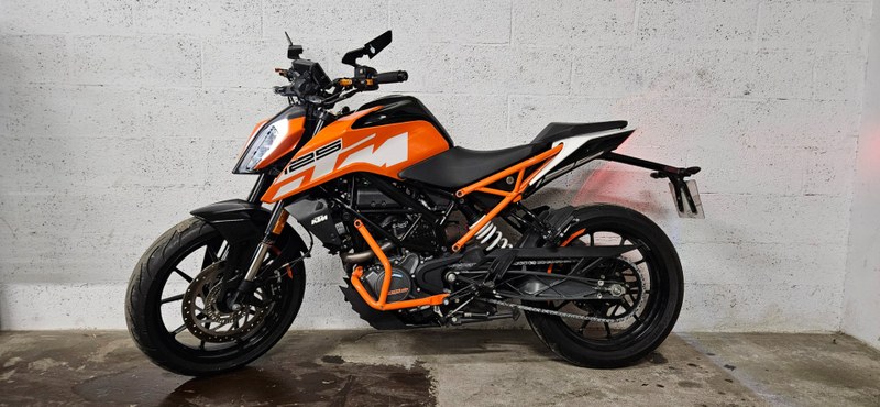 2020 KTM 125 Duke - 1 2020 KTM 125 Duke - 1