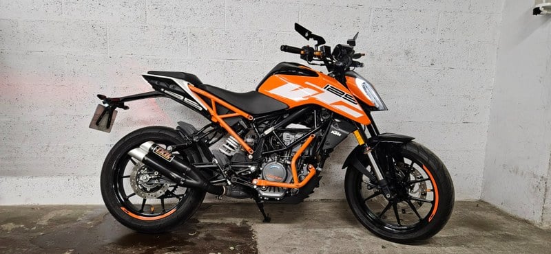 2020 KTM 125 Duke - 2 2020 KTM 125 Duke - 2