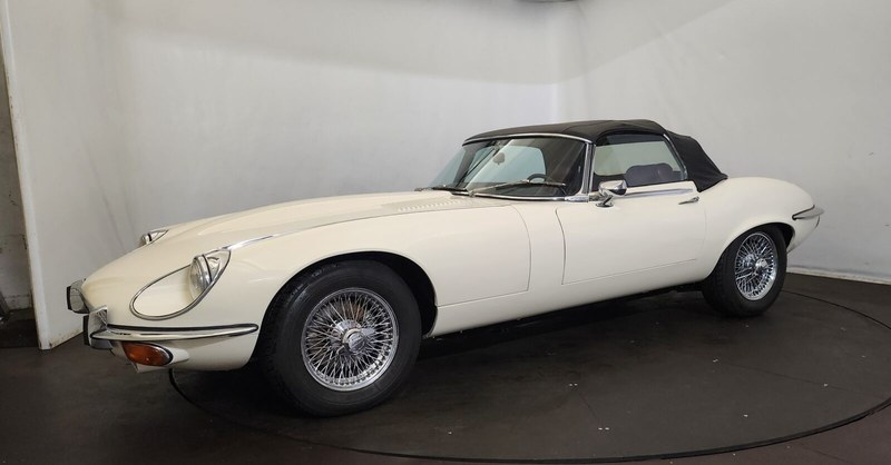 1974 Jaguar E-Type - 2 1974 Jaguar E-Type - 2