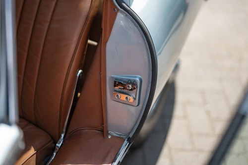 1966 Jaguar E-Type 4.2 FHC LHD Series 1 à venda (imagem 61 de 167)