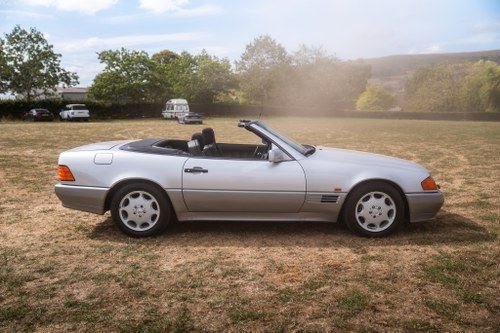 1991 Mercedes-Benz 300 SL-24 For Sale (picture 4 of 117)