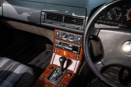 1991 Mercedes-Benz 300 SL-24 For Sale (picture 48 of 117)