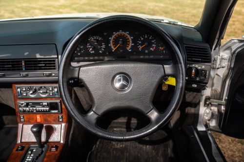 1991 Mercedes-Benz 300 SL-24 For Sale (picture 59 of 117)