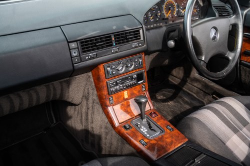 1991 Mercedes-Benz 300 SL-24 For Sale (picture 71 of 117)