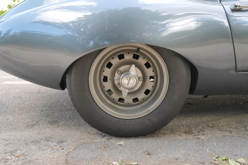 1964 Jaguar E-Type Series 1 3.8L FHC LHD Lightweight FIA Road/Race Car Te koop (foto 24 van 130)
