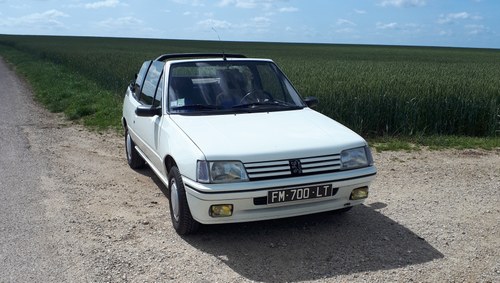 1988 Peugeot 205 Junior Cabriolet En venta (imagen 1 de 51)