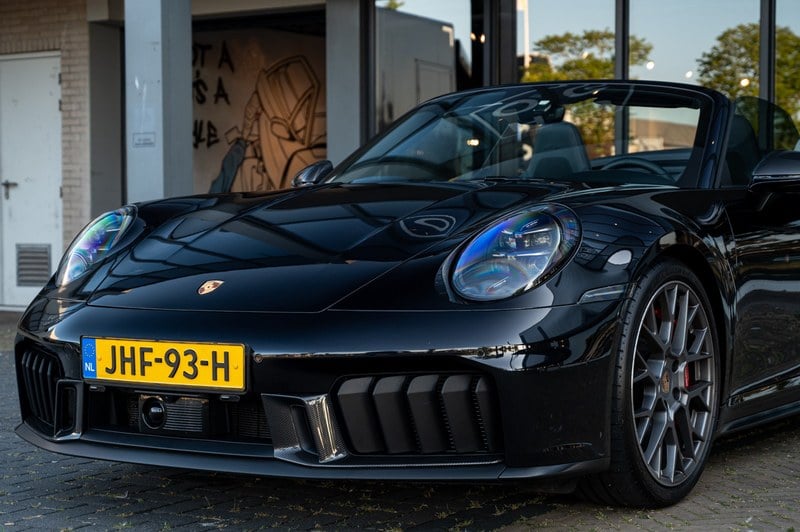 2024 Porsche 911 - 2 2024 Porsche 911 - 2