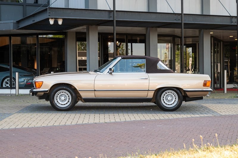 1985 Mercedes SL Class - 2 1985 Mercedes SL Class - 2
