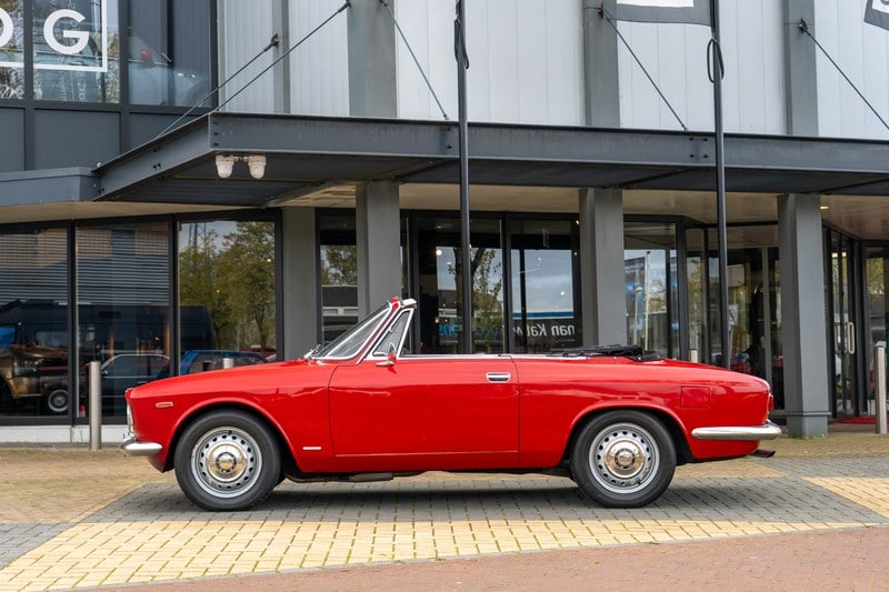 1965 Alfa Romeo Giulia - 2 1965 Alfa Romeo Giulia - 2