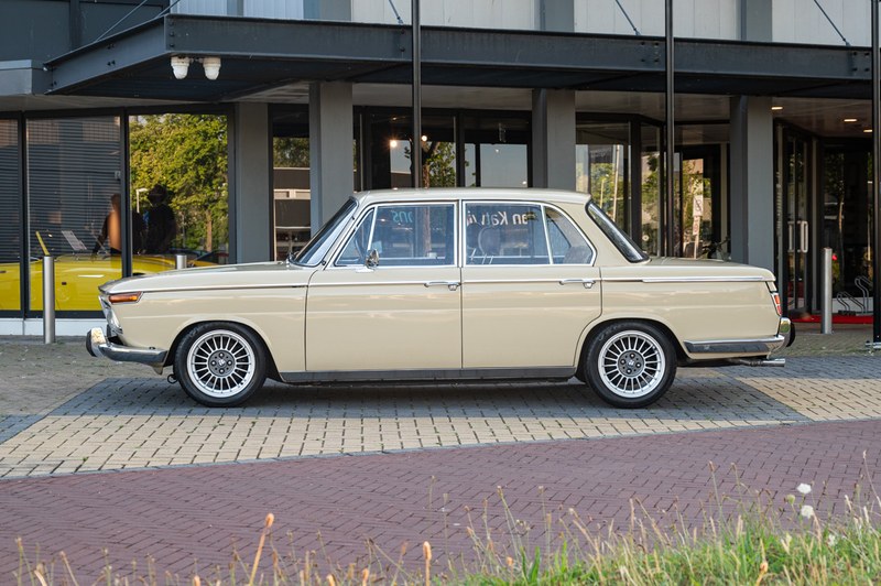 1971 BMW 2000 - 2 1971 BMW 2000 - 2
