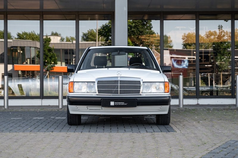 1989 Mercedes 190 - 2 1989 Mercedes 190 - 2