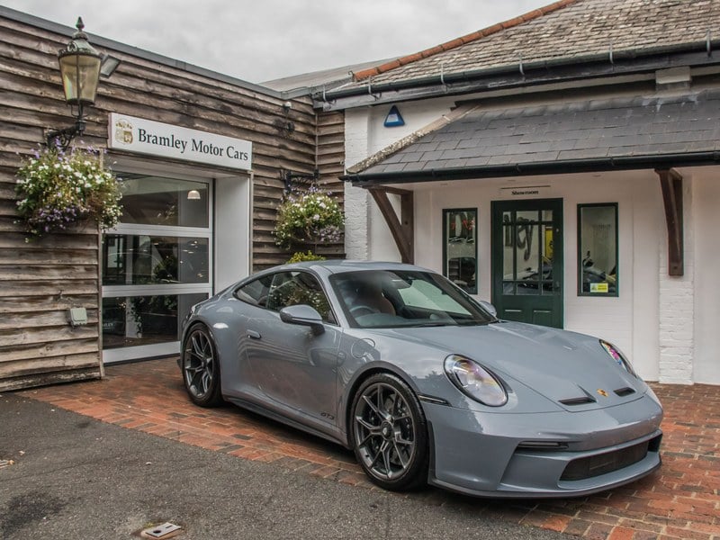 2023 Porsche 911 - 2 2023 Porsche 911 - 2