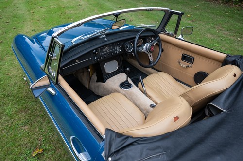 1974 MG MGB Roadster zum Verkauf (Bild 48 von 128)