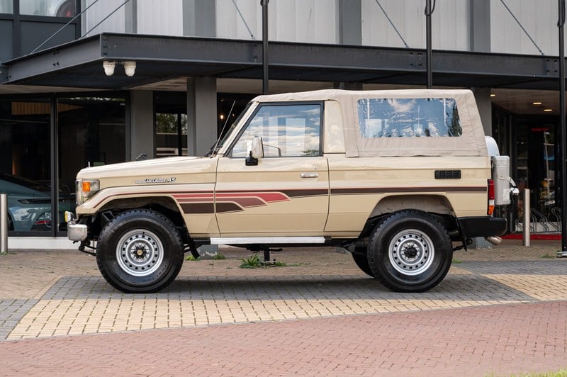 1994 Toyota 70 Series - 2 1994 Toyota 70 Series - 2