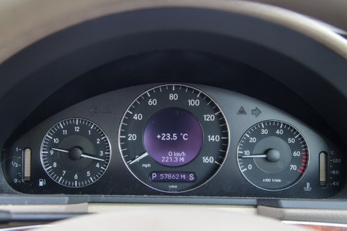 2002 Mercedes-Benz E320 Elegance à venda (imagem 51 de 93)