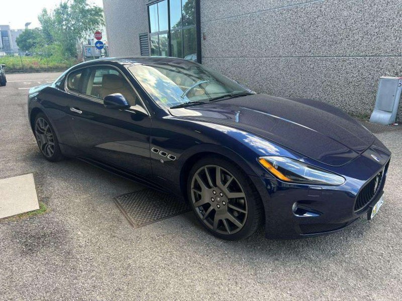 2010 Maserati Granturismo - 2 2010 Maserati Granturismo - 2