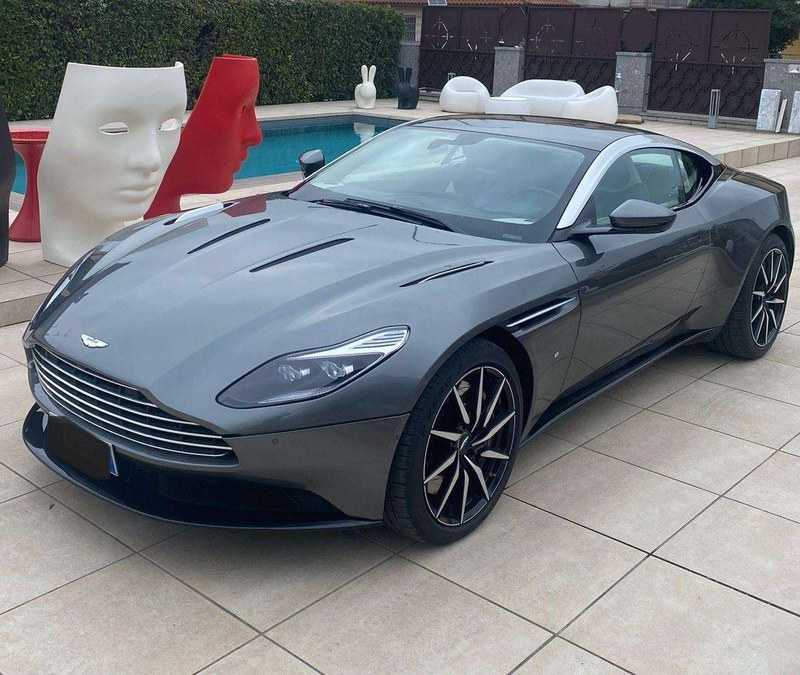 2017 Aston Martin DB11 - 1 2017 Aston Martin DB11 - 1