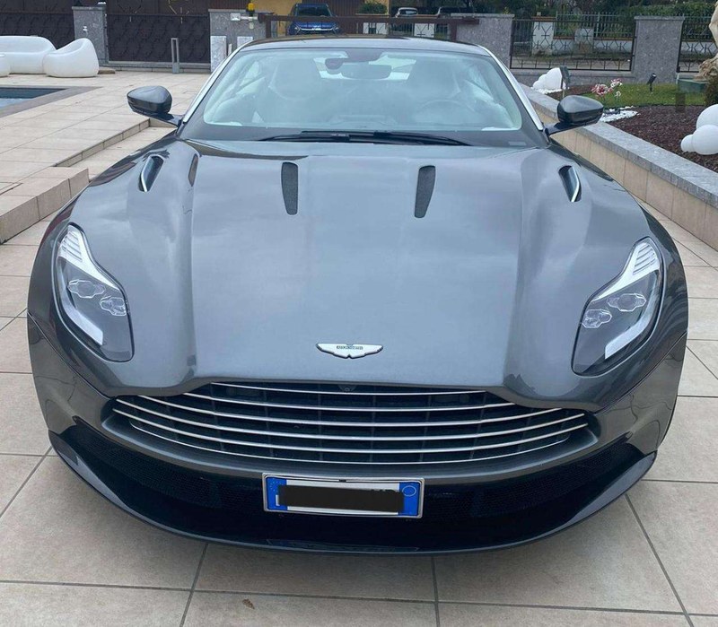 2017 Aston Martin DB11 - 2 2017 Aston Martin DB11 - 2