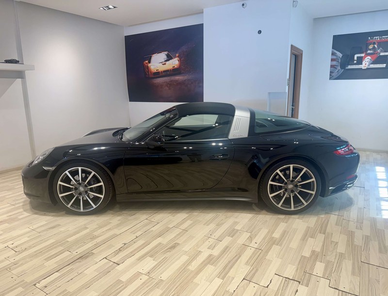 2016 Porsche 911 - 2 2016 Porsche 911 - 2
