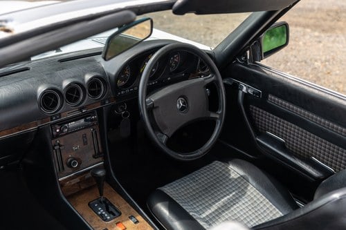 1988 Mercedes-Benz 300SL R107 For Sale (picture 80 of 175)