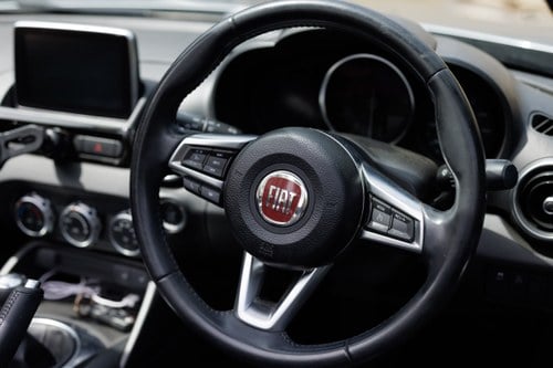 2018 Fiat 124 Spider Lusso Multiair - 24,500 Miles Te koop (foto 26 van 167)