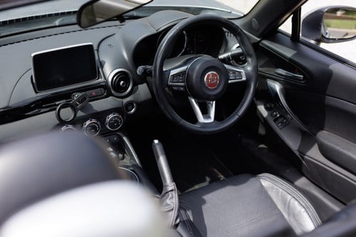 2018 Fiat 124 Spider Lusso Multiair - 24,500 Miles Te koop (foto 8 van 167)