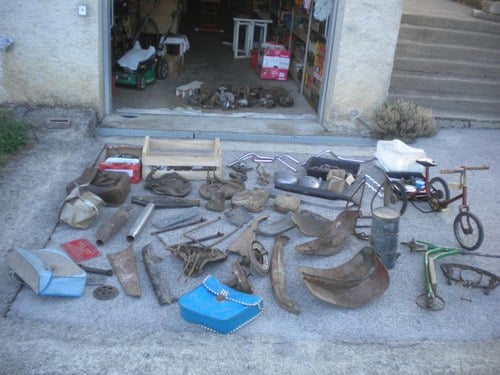 Pièces LOT DE PIECES détachées moto ancienne Te koop