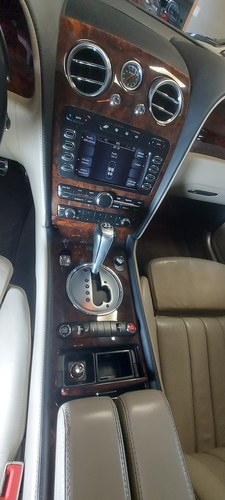 2007 Bentley Flying Spur zum Verkauf (Bild 30 von 133)