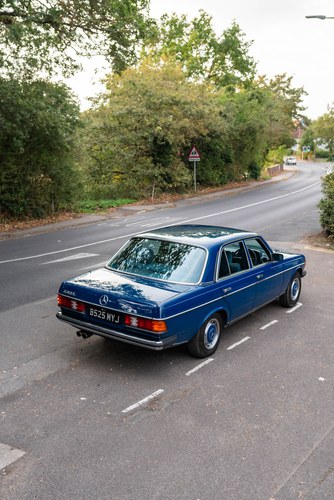 1984 Mercedes-Benz 230E Manual W123 - 33,854 miles For Sale (picture 14 of 158)