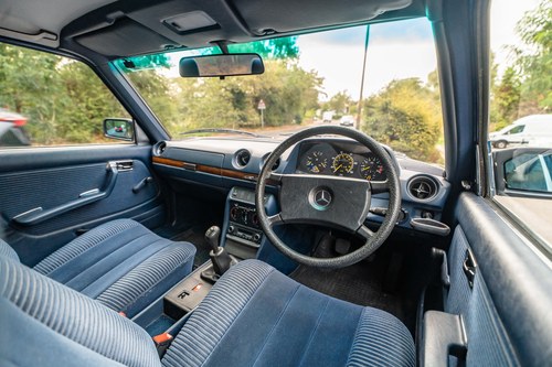 1984 Mercedes-Benz 230E Manual W123 - 33,854 miles For Sale (picture 37 of 158)