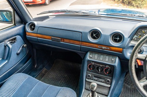 1984 Mercedes-Benz 230E Manual W123 - 33,854 miles For Sale (picture 42 of 158)