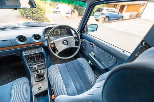 1984 Mercedes-Benz 230E Manual W123 - 33,854 miles For Sale (picture 46 of 158)
