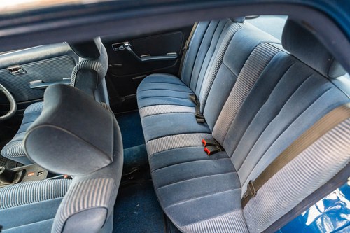 1984 Mercedes-Benz 230E Manual W123 - 33,854 miles For Sale (picture 52 of 158)