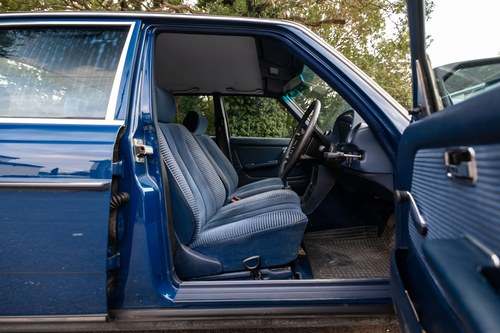 1984 Mercedes-Benz 230E Manual W123 - 33,854 miles For Sale (picture 70 of 158)