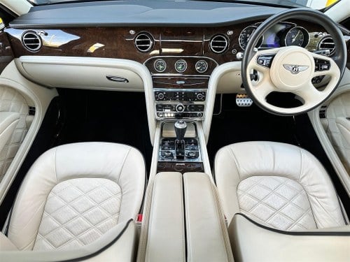 2014 Bentley Mulsanne Mulliner Driving Specification Te koop (foto 2 van 85)