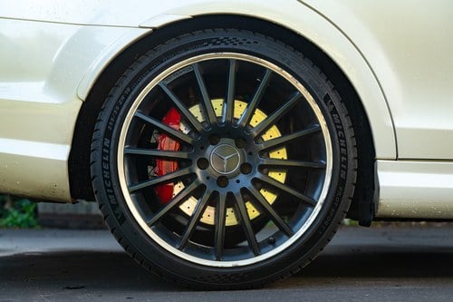 2011 Mercedes-Benz C63 Estate AMG Performance Plus Package W204 In vendita (immagine 21 di 118)