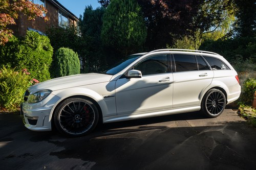 2011 Mercedes-Benz C63 Estate AMG Performance Plus Package W204 In vendita (immagine 13 di 118)