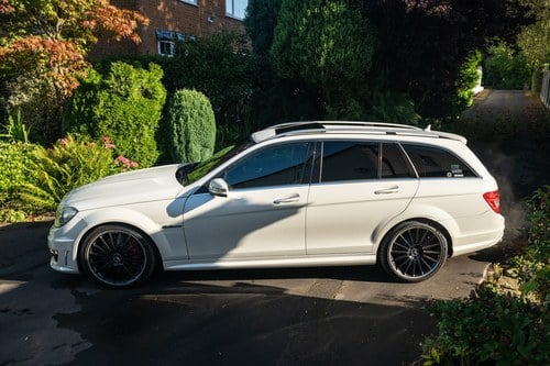 2011 Mercedes-Benz C63 Estate AMG Performance Plus Package W204 In vendita (immagine 14 di 118)