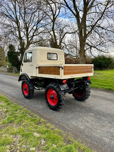 1955 Mercedes-Benz Unimog 401 ‘Froschauge’ In vendita (immagine 6 di 34)