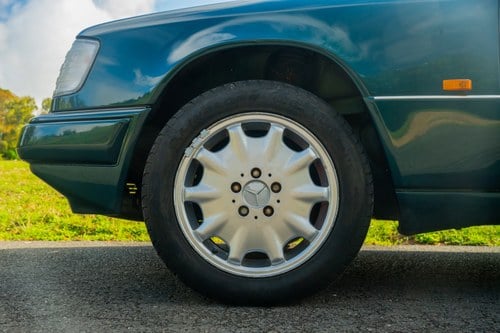 1995 Mercedes-Benz E320 Automatic W124 à vendre (picture 26 of 171)