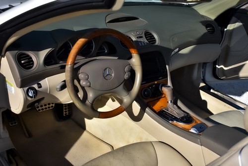 2007 Mercedes-Benz R230 SL550 Convertible 5,5L V8 na sprzedaż (zdjęcie 29 z 89)