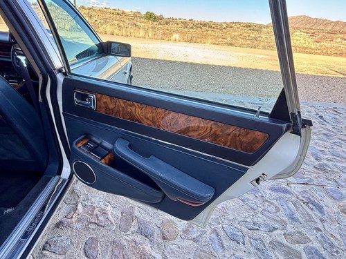 1990 Daimler XJ40 4.0 Auto For Sale (picture 40 of 166)